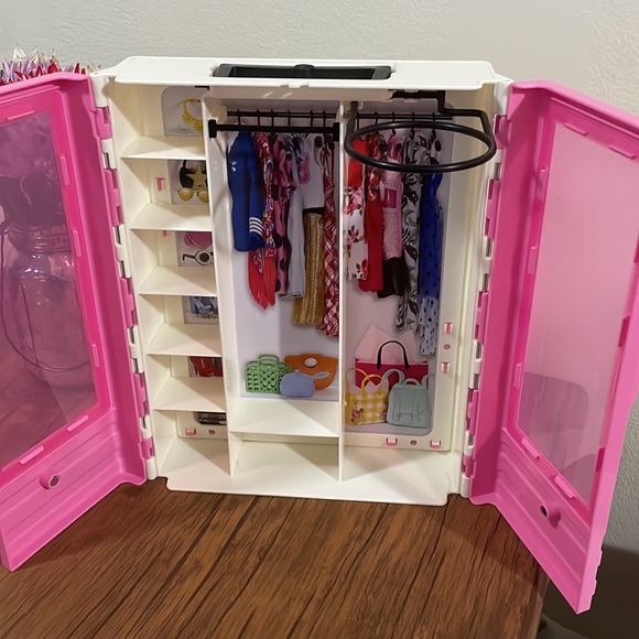 2018 ultimate barbie closet - Picture 4 of 6